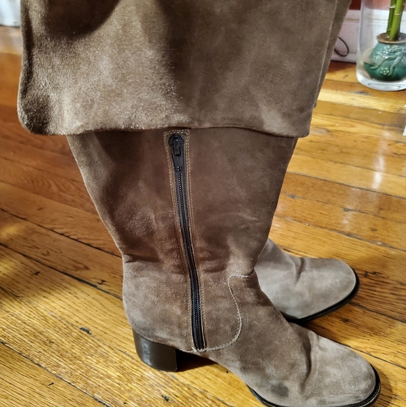 Migliorini suede chunky heel boots with zipper and fold over top - Picture 6 of 10